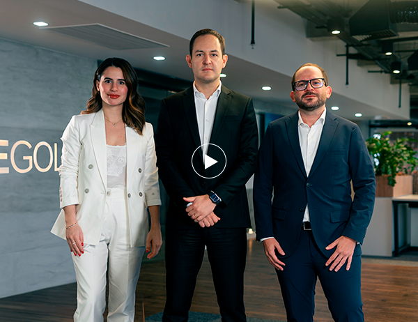 Diretoria da Safegold, formada por três pessoas: dois homens e uma mulher.